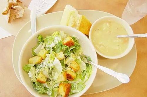 饮食宜早、缓、少、暖、软、淡